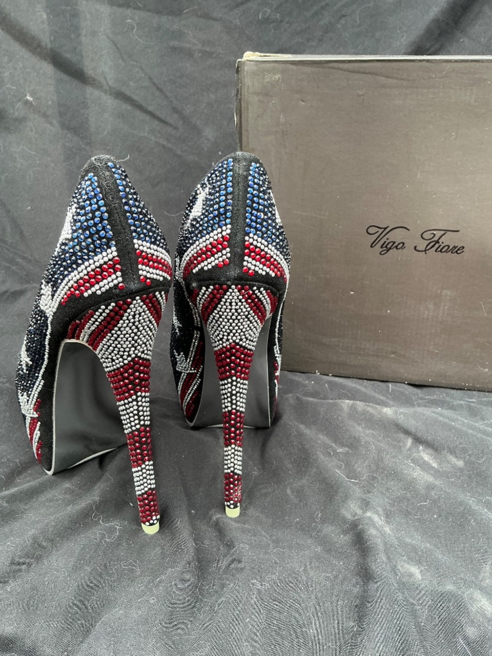Vigo Fiore Heels - Picture 2 of 4